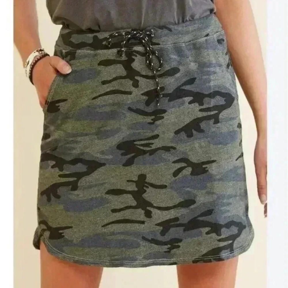 Sundry Camo Print Skirt